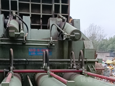1000噸的打包機(jī)圖1