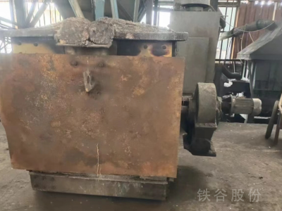 出售1.5噸串聯(lián)中頻爐，九成新，低壓380V圖2