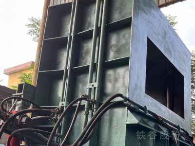 江陰產(chǎn)250噸立式打包機(jī)，包塊1.1?1.6米圖6