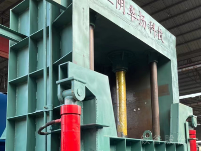 江陰產(chǎn)250噸立式打包機(jī)，包塊1.1?1.6米圖5
