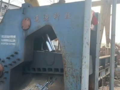 550噸虎頭剪，電機(jī)45 K W，油泵250圖2