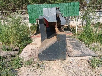 場地轉(zhuǎn)讓出售一臺鱷魚剪圖2