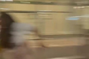 尼克斯紳士橫掃馬刺奪冠，在紐約街頭的球迷瘋狂慶祝！