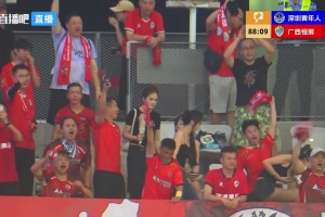 吸睛！中甲廣西恒宸破門(mén)后鏡頭給到廣西球迷看臺(tái)高顏值小姐姐們