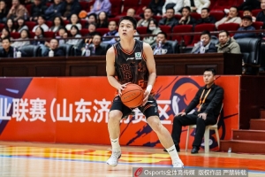 山東山高在全國U21錦標(biāo)賽中以100-93戰(zhàn)勝南京同曦，王證單場砍下51分