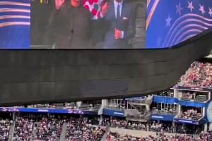 實拍：兩位男神，貝克漢姆和阿湯哥搭檔亮相世界杯