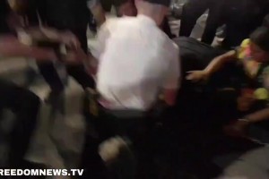 頭大！紐約警方正面臨無比巨大的挑戰(zhàn)！對付瘋狂慶祝的球迷！