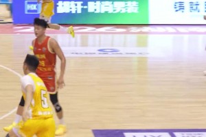 懷化隊的李佳洪絕對是抽象圣體，場場都能給你帶來驚喜...
