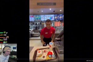 外網(wǎng)博主難繃葡萄牙爆冷后，C羅被人整活麥當(dāng)勞賣薯條的視頻