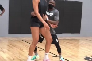 普通男性 vs WNBA職業(yè)女運動員