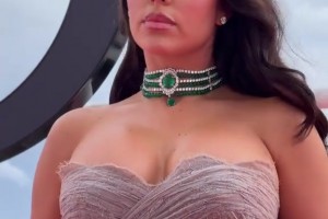 喬治娜參加活動(dòng)盡顯成熟貴婦氣質(zhì)
